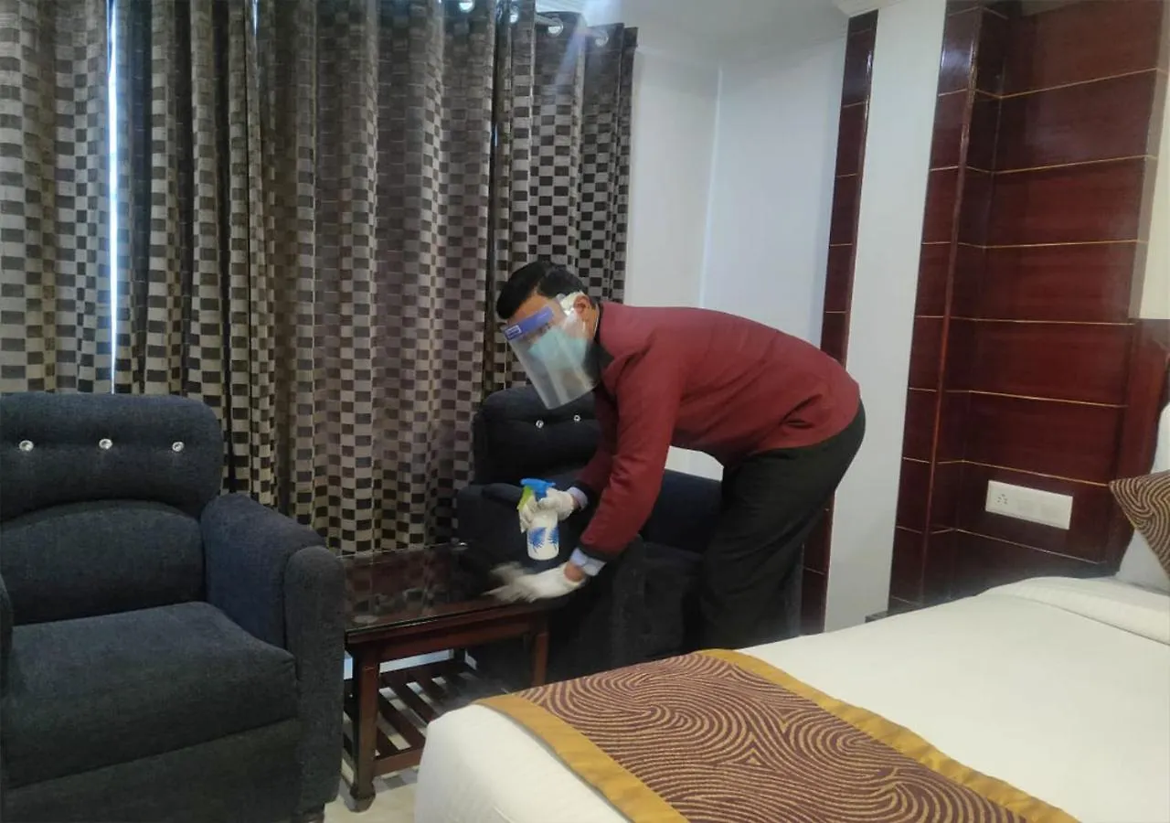 Hotel White Grand Shimla - In City Centre - A Centrally Ac Hotel 4*,  India