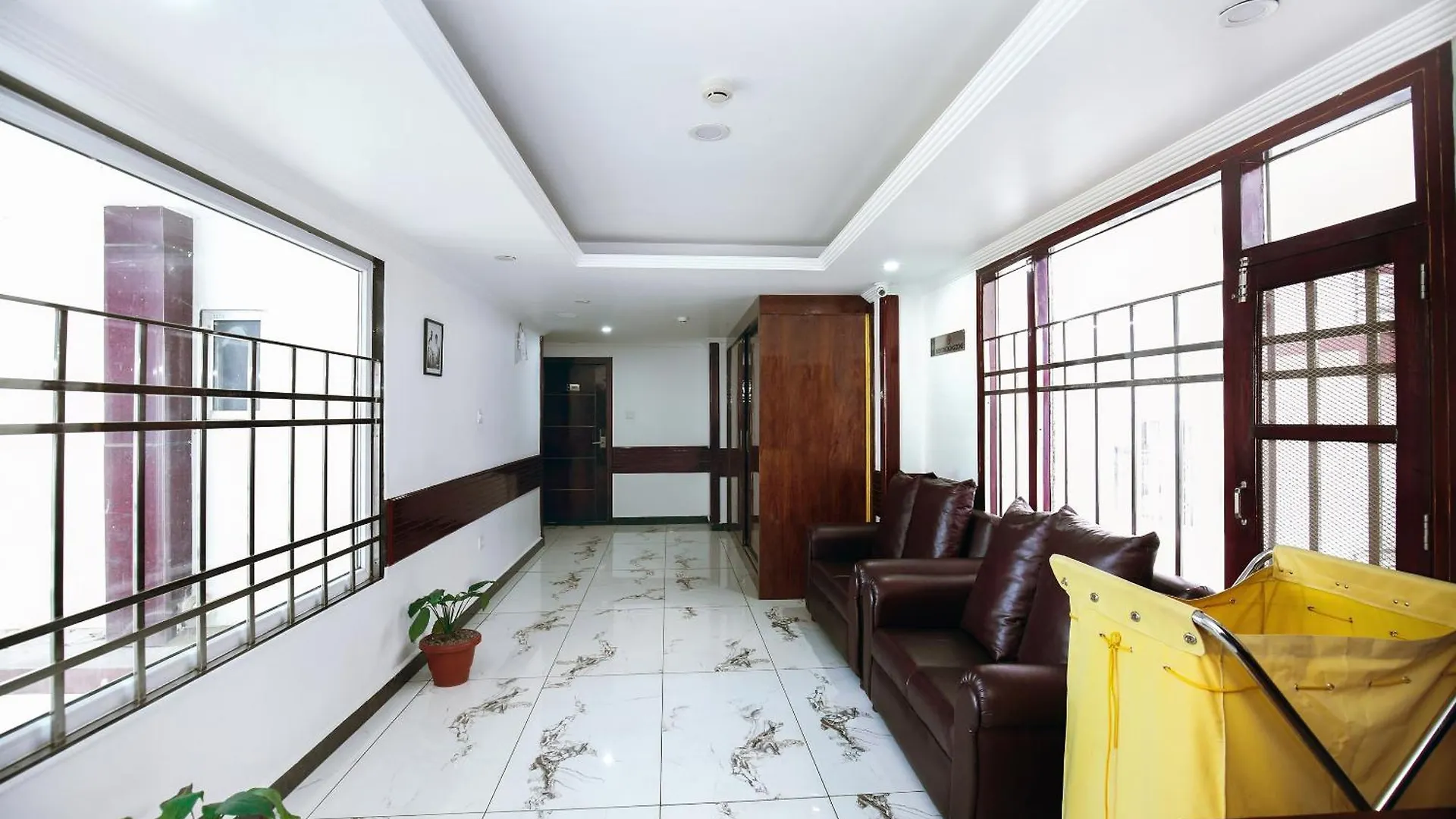 Hotel White Grand Shimla - In City Centre - A Centrally Ac Hotel 4*,